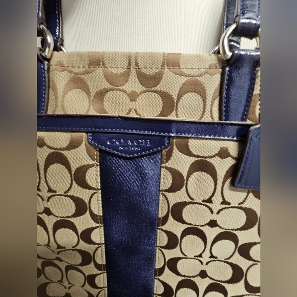 NEW AUTHENTIC COACH TOTE BAG JACQUARD SIGNATURE C WITH BLUE PATENT LEATHER TRIM - Picture 8 of 16